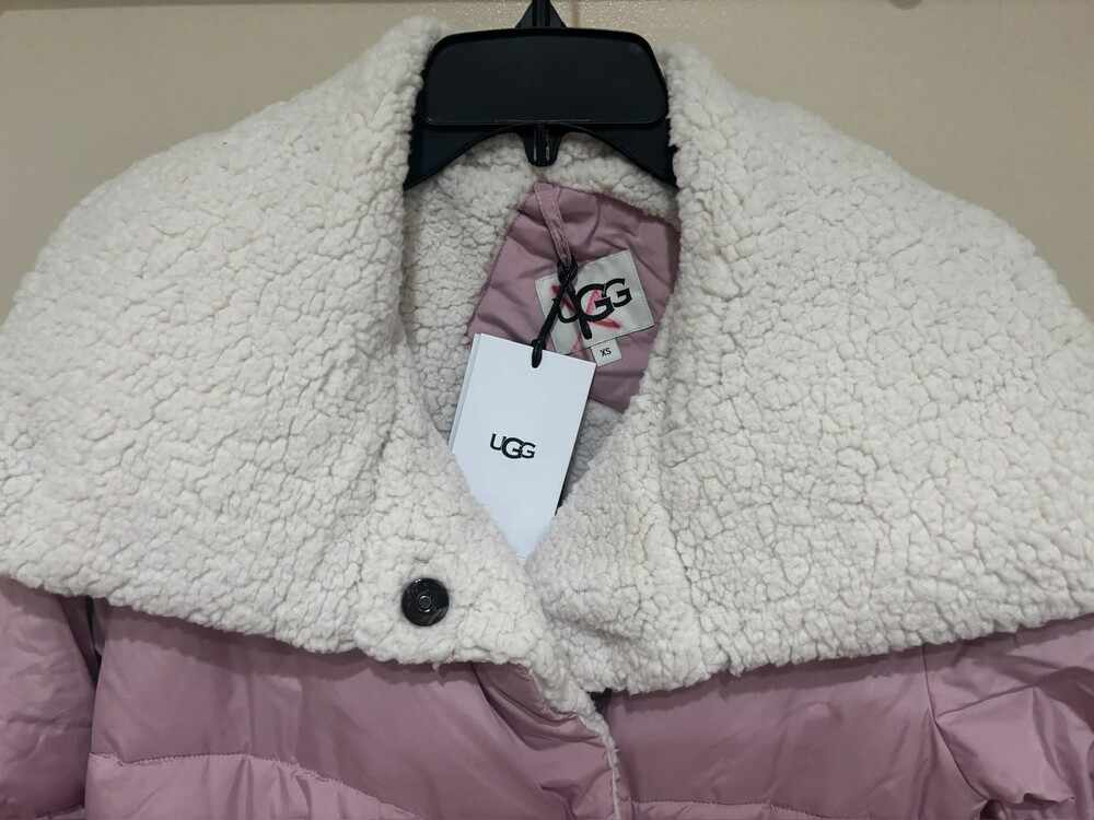 NWT UGG Women's XS Pink Waterproof Rain Jacket - Picture 2 of 5